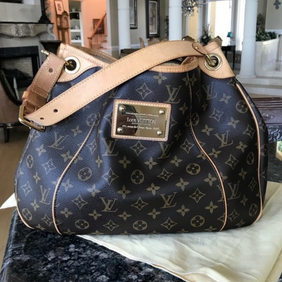 Louis Vuitton Handbags - Beautiful Louis Vuitton Monogram Galliera PM Hobo Styled Bag